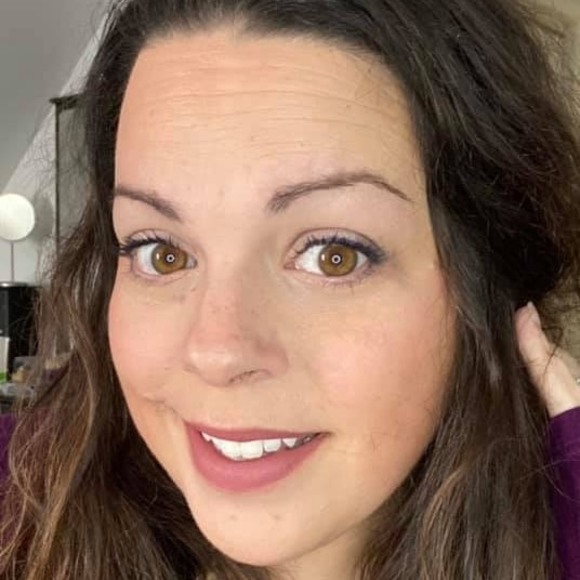 Meet your Posher, Leanne - Picture 1 of 1